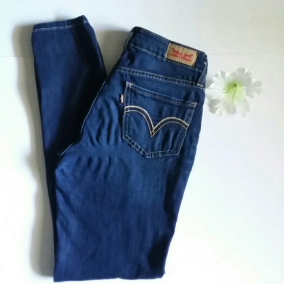 Levi's Dark Wash Skinny Jeans - Picture 6 of 6